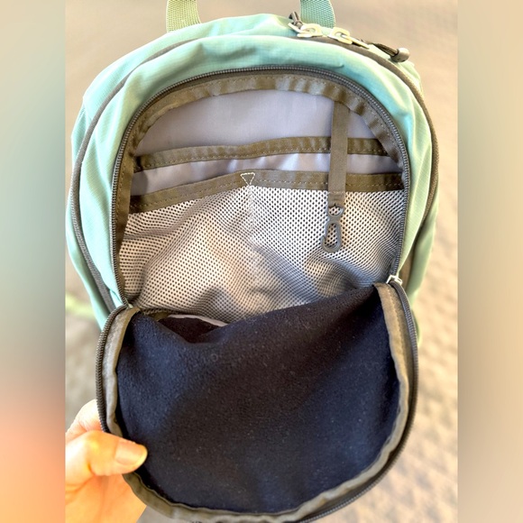 The North Face Prewitt Green Backpack - Picture 5 of 6